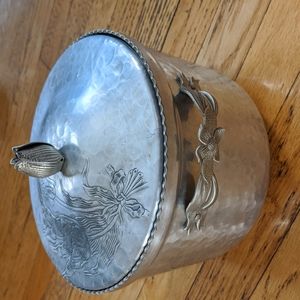 Vintage Hammered Aluminum MCM 🌷 Tulips Ice Bucket